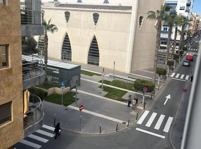 1 Minute Walking From Playa Del Cura Lägenhet Torrevieja