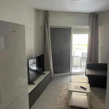 1 Minute Walking From Playa Del Cura * טורבייחה